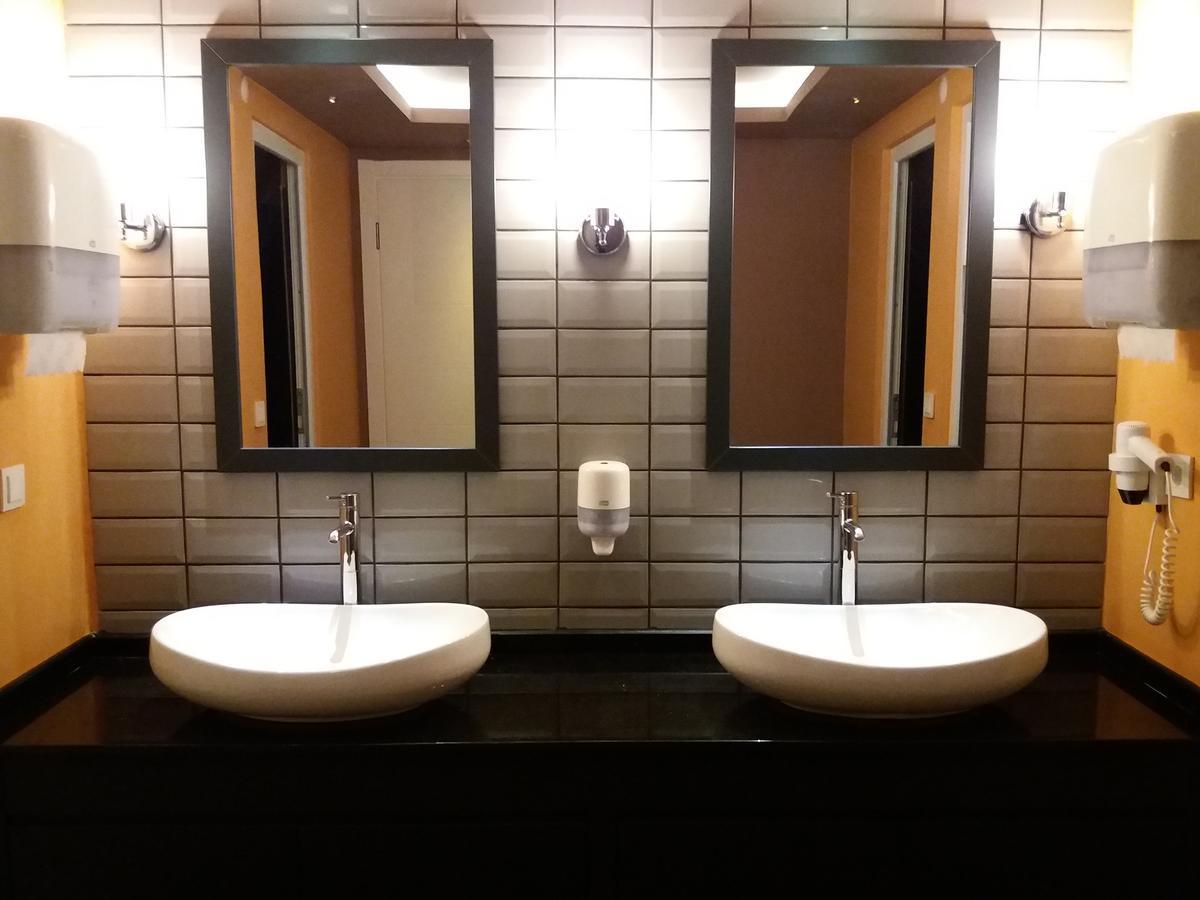 פאטהיה Sakura Suit Hostel מראה חיצוני תמונה
