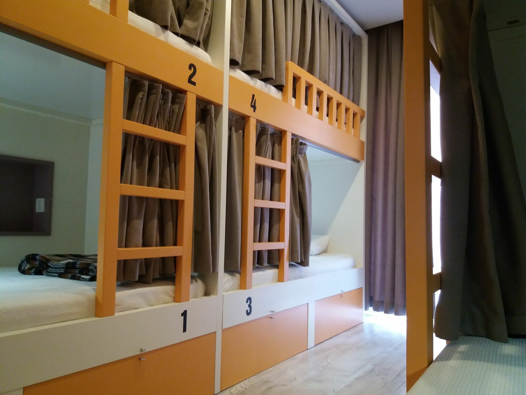 פאטהיה Sakura Suit Hostel מראה חיצוני תמונה